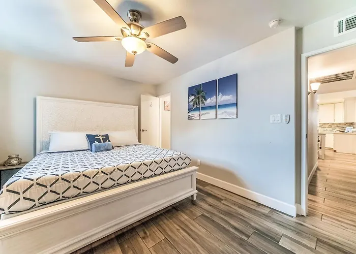 Holiday home Exquisite 3br Retreat With Private Pool *
