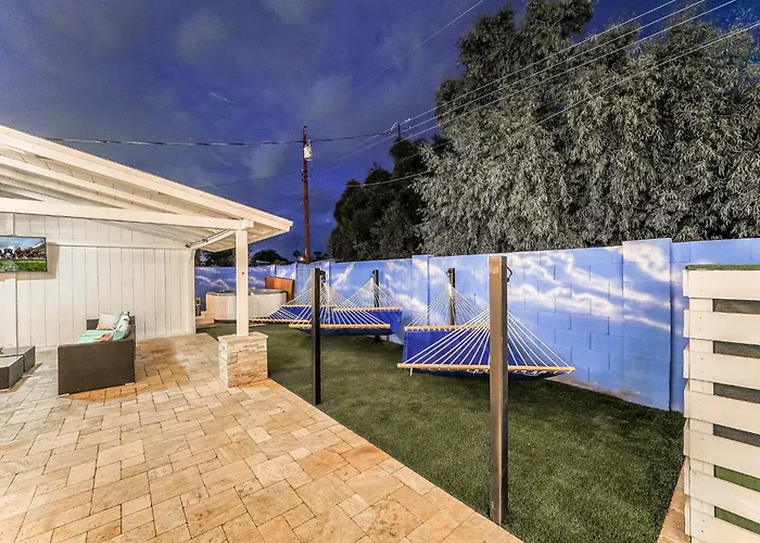 Exquisite 3br Retreat With Private Pool *