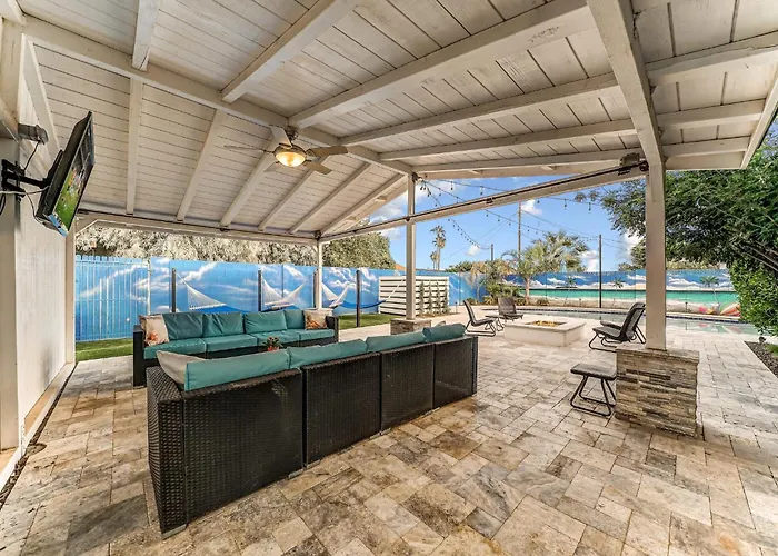 Exquisite 3br Retreat With Private Pool Holiday home *