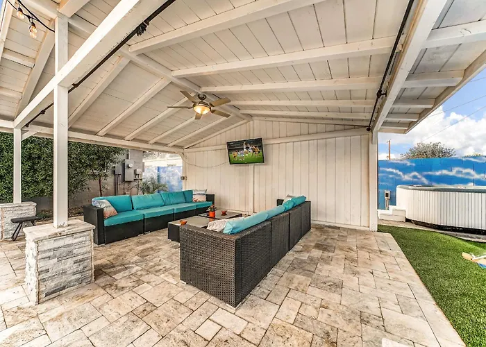 Exquisite 3br Retreat With Private Pool *