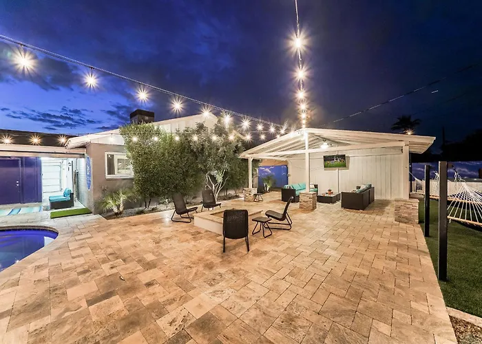 Exquisite 3br Retreat With Private Pool *